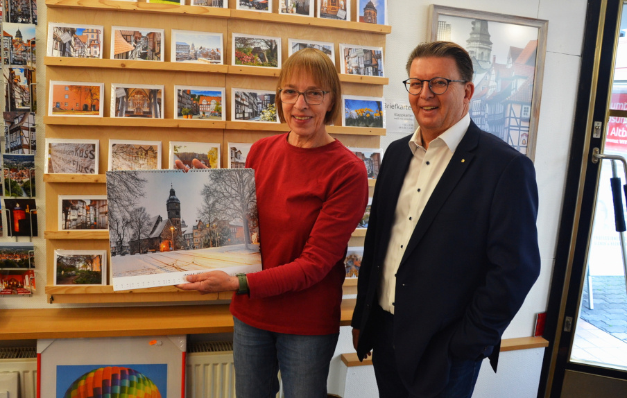 Lions-Adventskalender „helfen und gewinnen“ in Arbeit